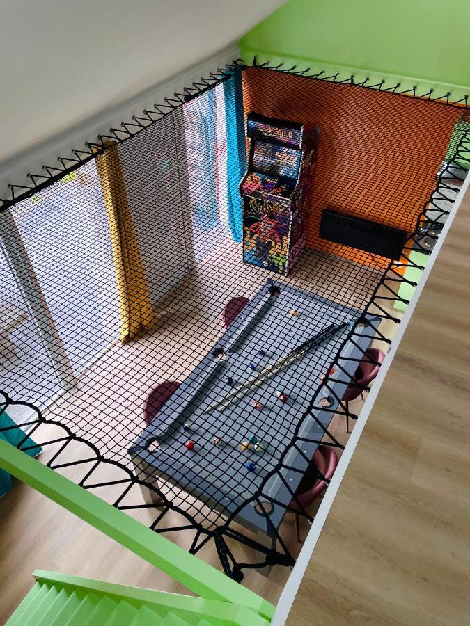 Capsule Forever Young - Jacuzzi - Sauna - Billard - Arcade De Jeux - Netflix & Home Cinema - Ping Pong Hastiere-par-dela Eksteriør billede