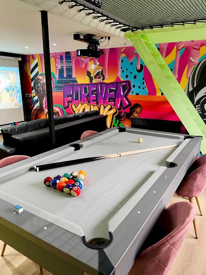 Capsule Forever Young - Jacuzzi - Sauna - Billard - Arcade De Jeux - Netflix & Home Cinema - Ping Pong Hastiere-par-dela Eksteriør billede